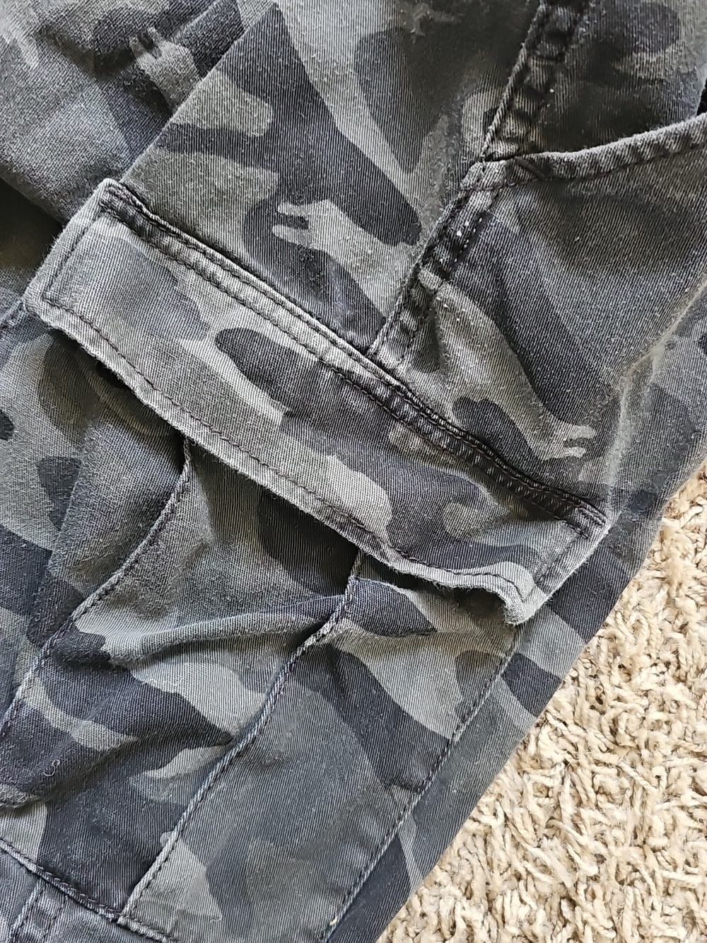 GRLFRND Camo Aaron Cargo Jeans 100% Cotton Pants 27 Cropped Button Up - Picture 8 of 10